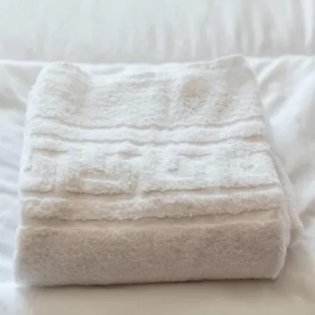 #d1 The Red One Sofa Bed Near Gem Train Station アパート