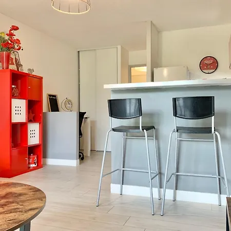 #d1 The Red One Sofa Bed Near Gem Train Station Apartment Grenoble