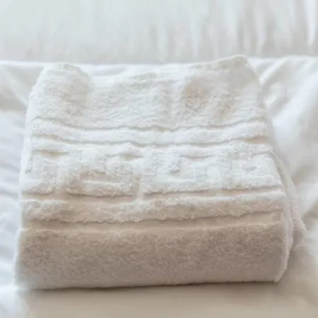 #d1 The Red One Sofa Bed Near Gem Train Station *