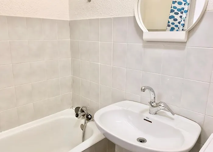 #d1 The Red One Sofa Bed Near Gem Train Station * Grenoble