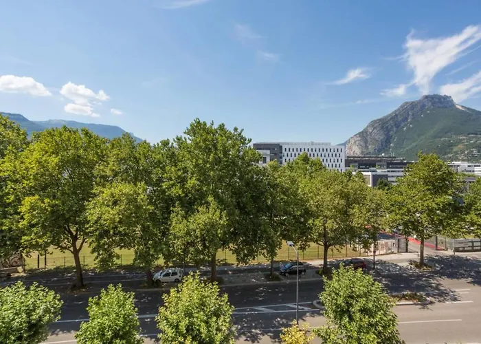 #d1 The Red One Sofa Bed Near Gem Train Station Apartment Grenoble