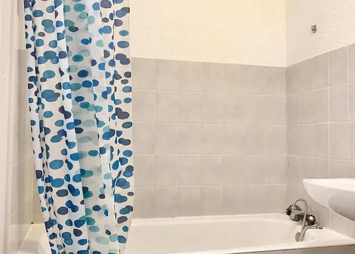 #d1 The Red One Sofa Bed Near Gem Train Station *