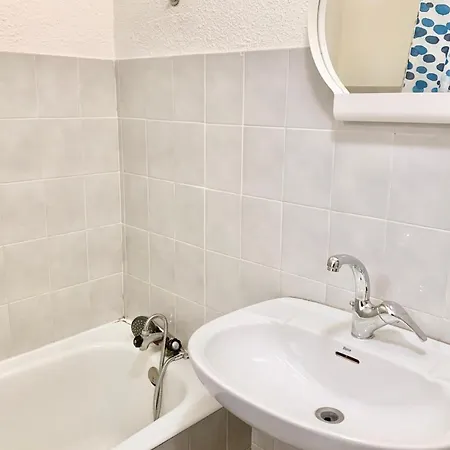 #d1 The Red One Sofa Bed Near Gem Train Station * 格勒诺布尔